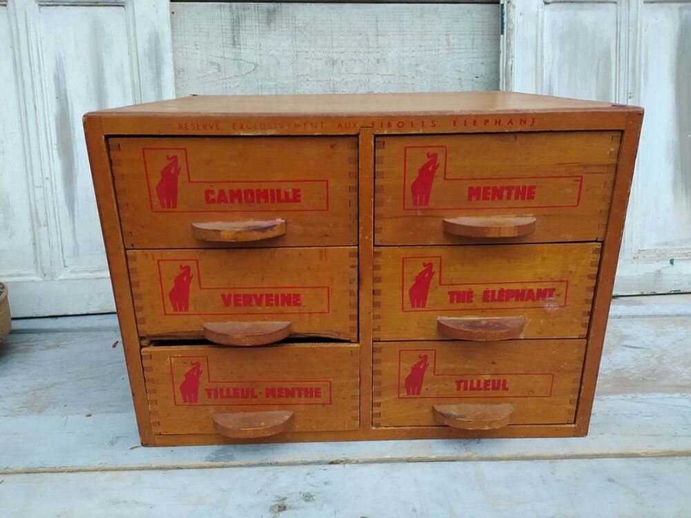 Petit Meuble &agrave; Tiroir Rangement Th&eacute; &Eacute;l&eacute;phant Vintage
Meubles