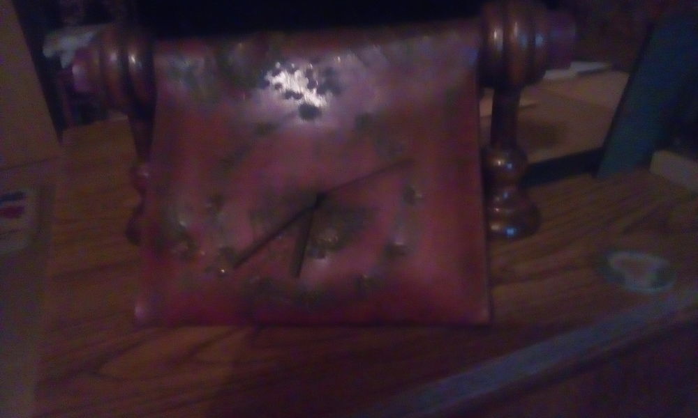 Pendule en cuir v&eacute;ritable 