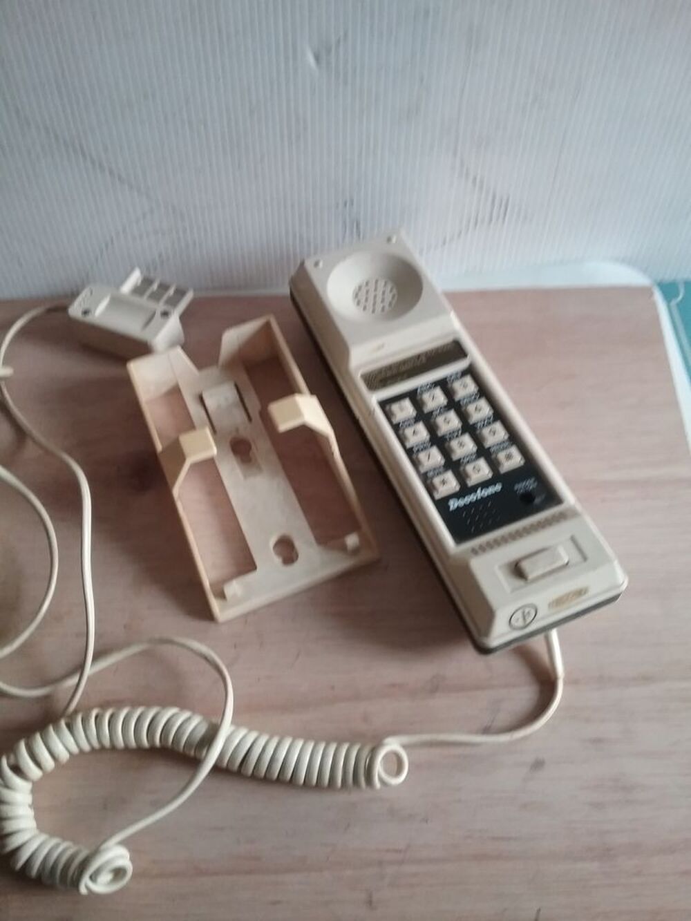 T&eacute;l&eacute;phone ancien mural tr&egrave;s bon &eacute;tat Téléphones et tablettes