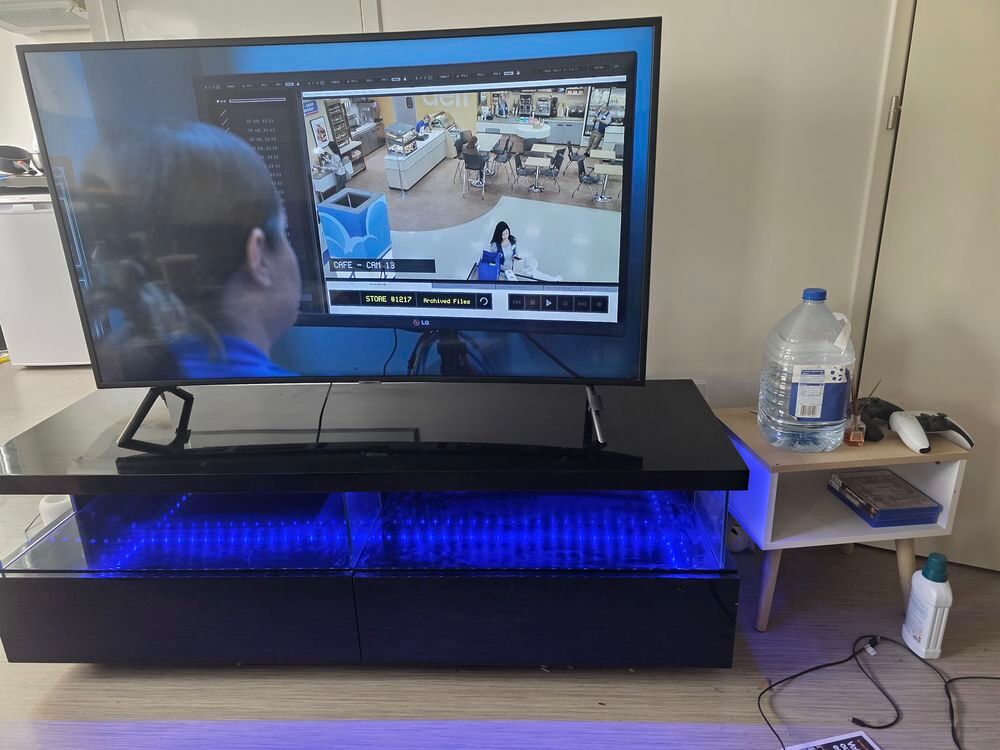 - TV Samsung + meuble TV + meuble d'appoint Electroménager
