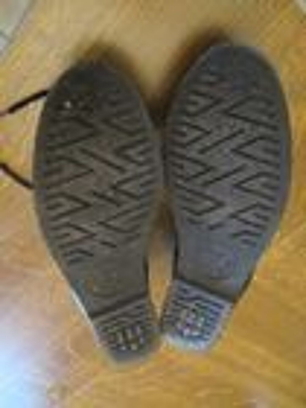 Souliers m&eacute;phisot pratiquement neuf Chaussures