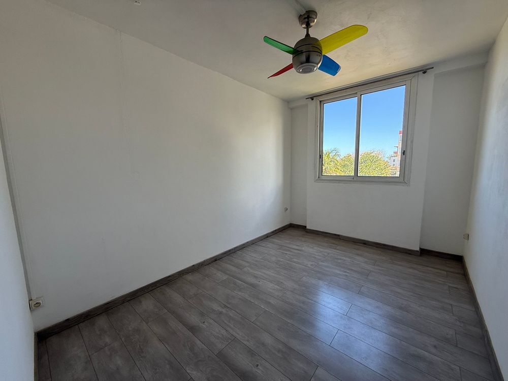 Vente Appartement ORPI ST PIERRE - Appt F4 Front de mer Saint-pierre