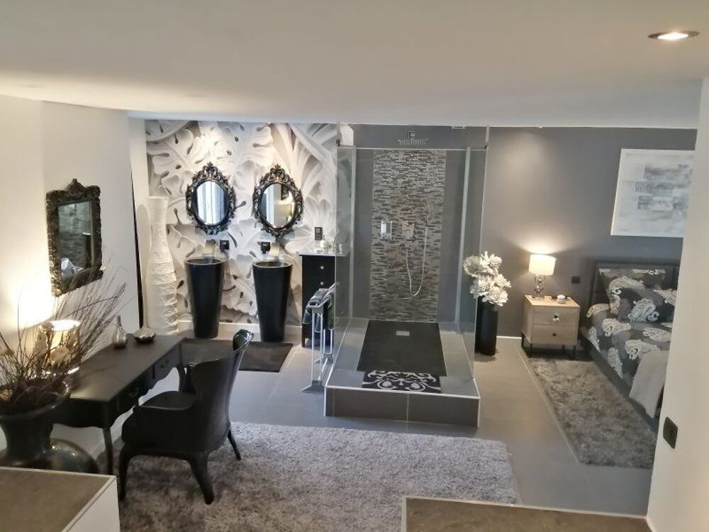 Vente Villa VILLA 231m2, PISCINE,JACUZZI, 2 APPARTEMENTS EN VIAGER LIBRE Les mayons