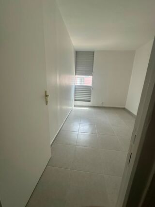  Appartement à louer 4 pièces 56 m²
