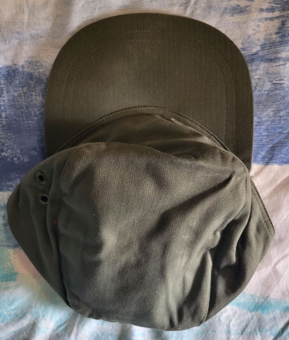 
v&ecirc;tements de combat:
Vêtements