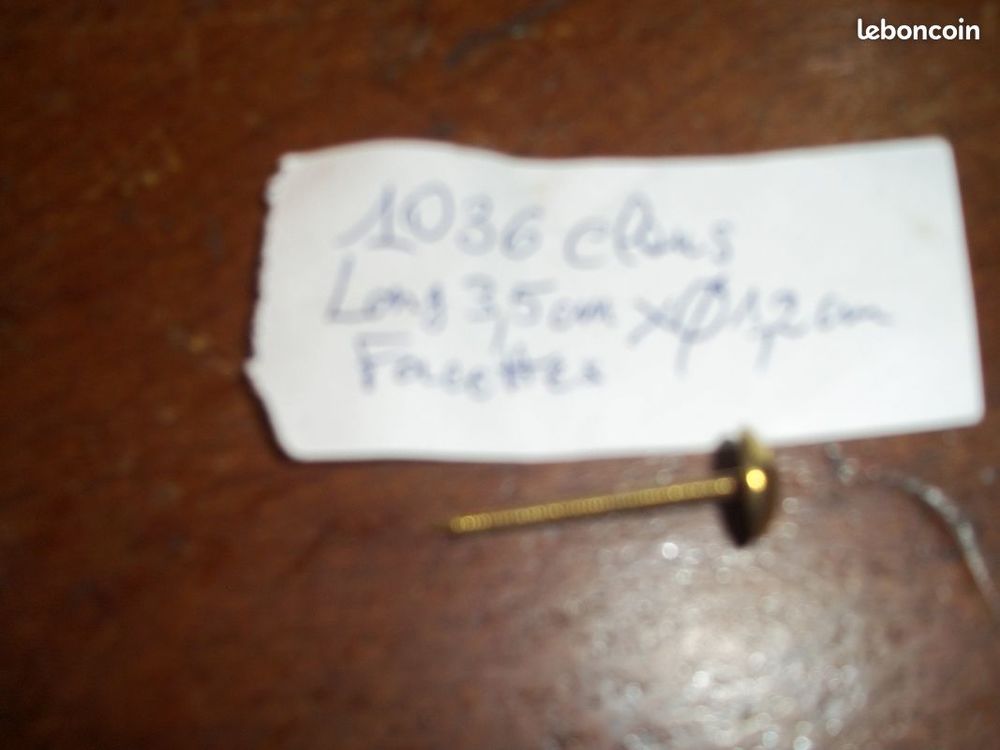 CLOUS DE TAPISSIER Bricolage