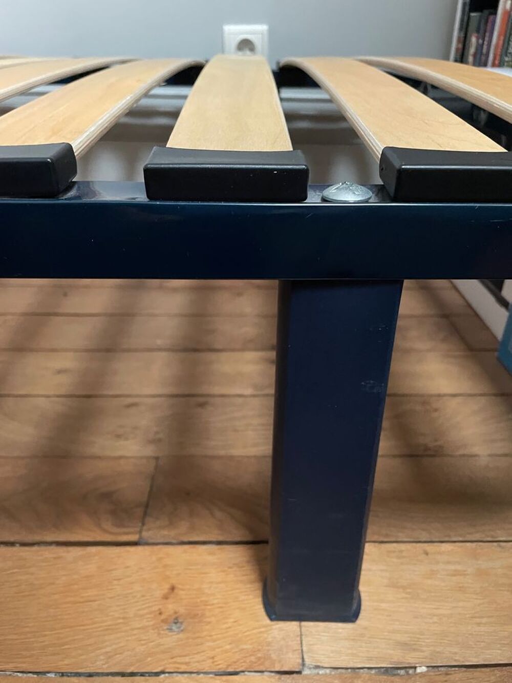 Sommier &agrave; lattes + matelas 90x190
Meubles