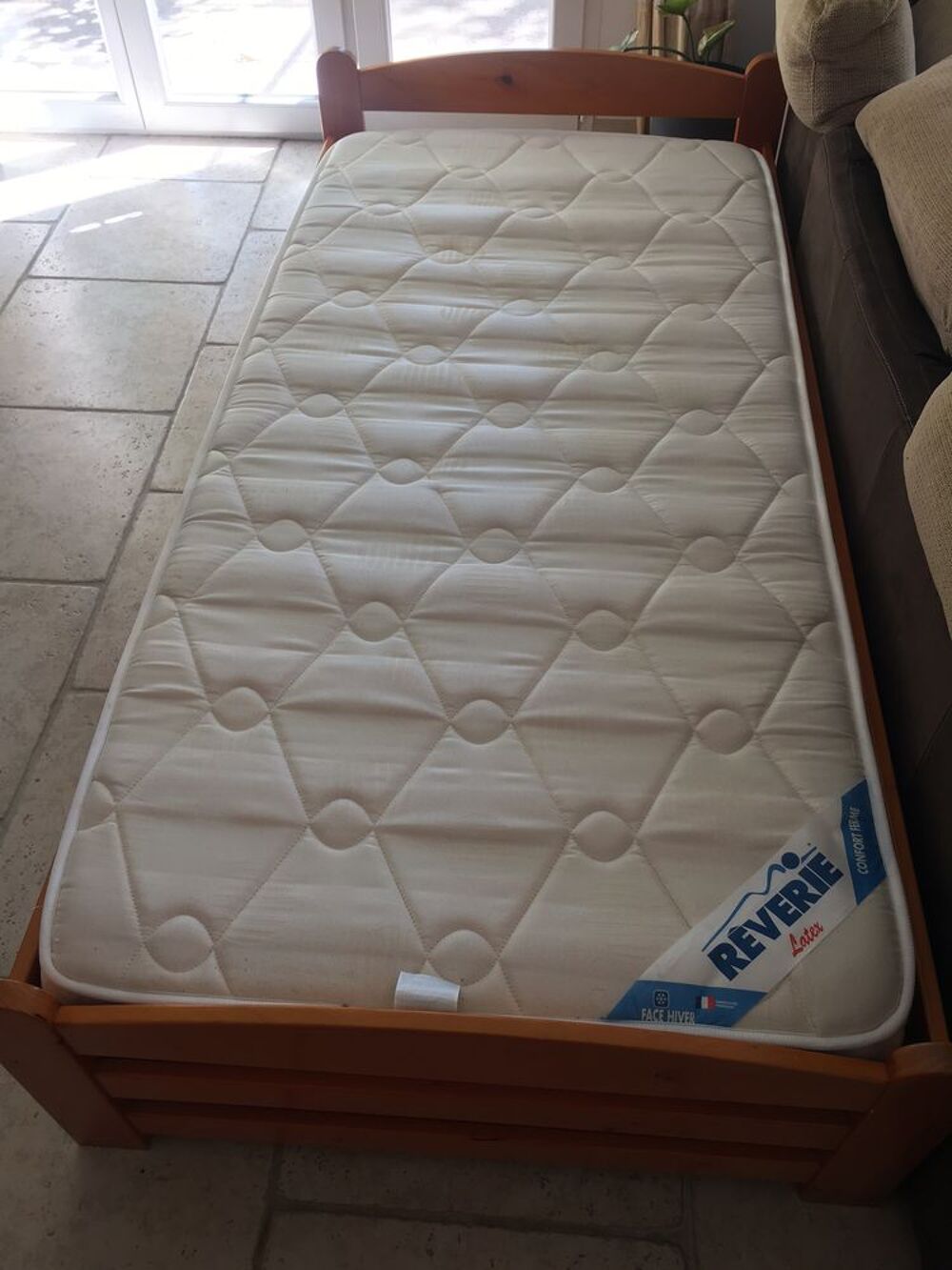 Lit enfant couleur miel 90 avec lit tiroir et deux matelas Meubles