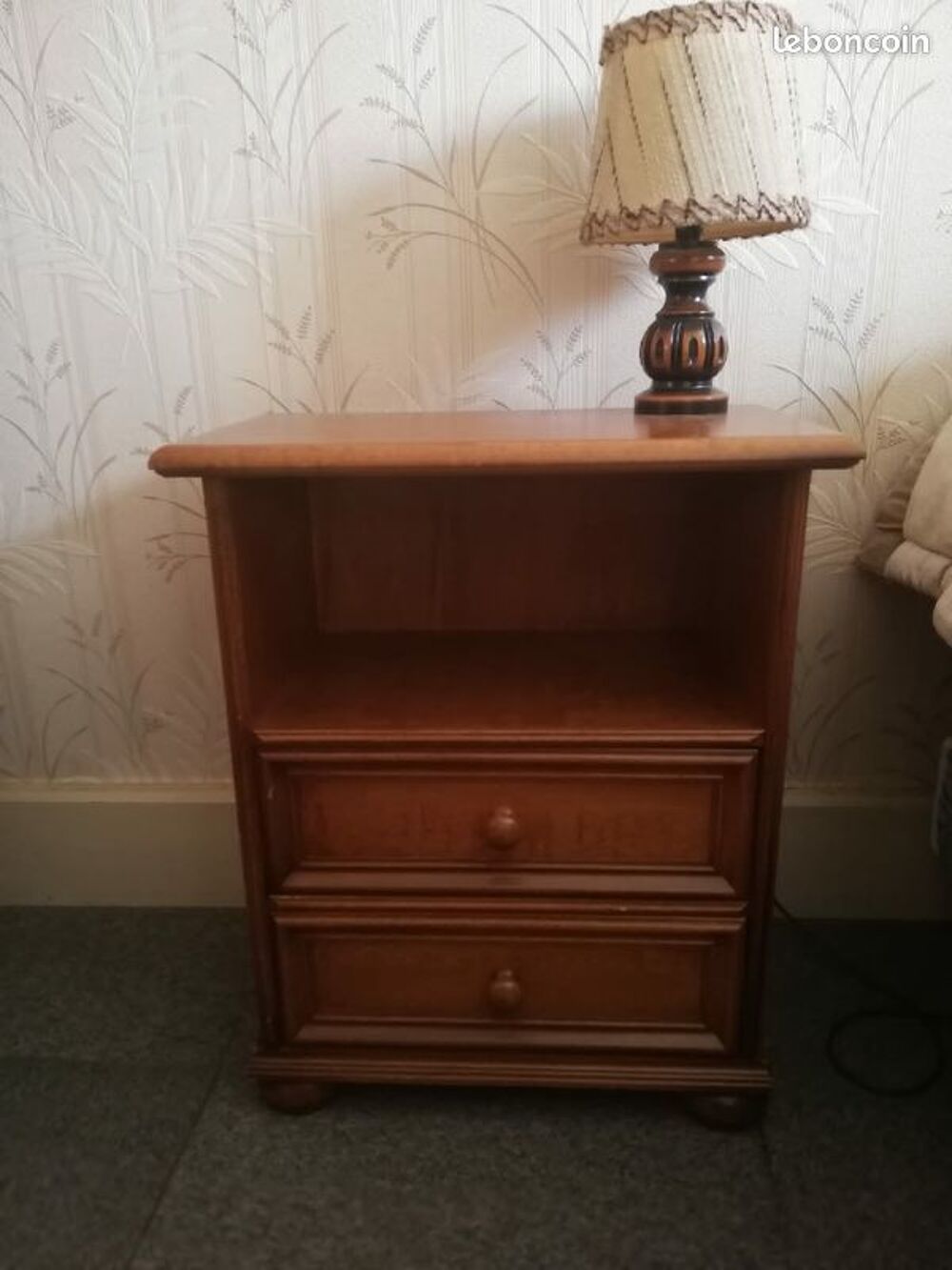 TABLE DE CHEVET Meubles