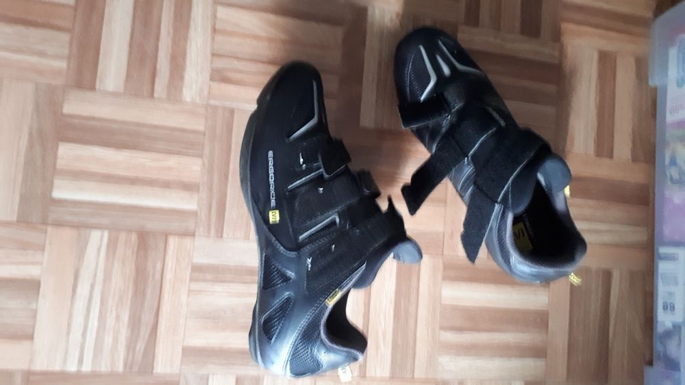 CHAUSSURES VELO Chaussures