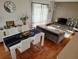  Appartement � louer 4 pi�ces 80 m� Divonne-les-bains