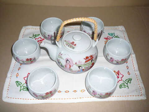 Service  th et son napperon 15 Montluon (03)