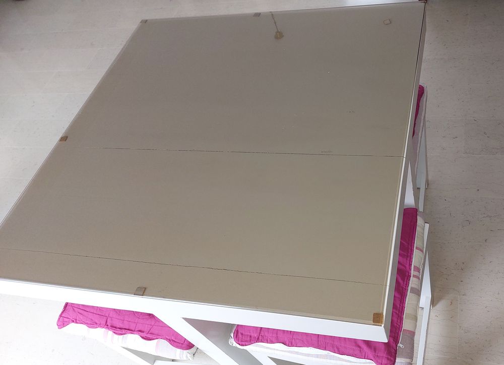 table carr&eacute; bois peinture grise Meubles