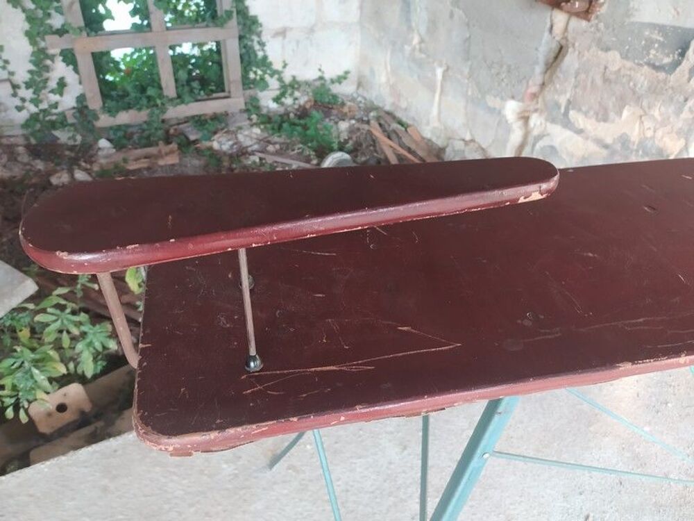 Table &agrave; Repasser Vintage Marque Libellule ann&eacute;es 60
Meubles