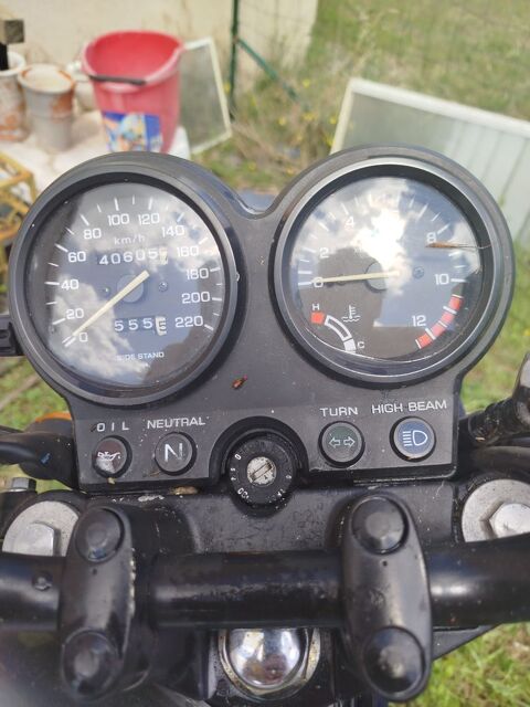 Moto HONDA 2000 occasion Palleville 81700