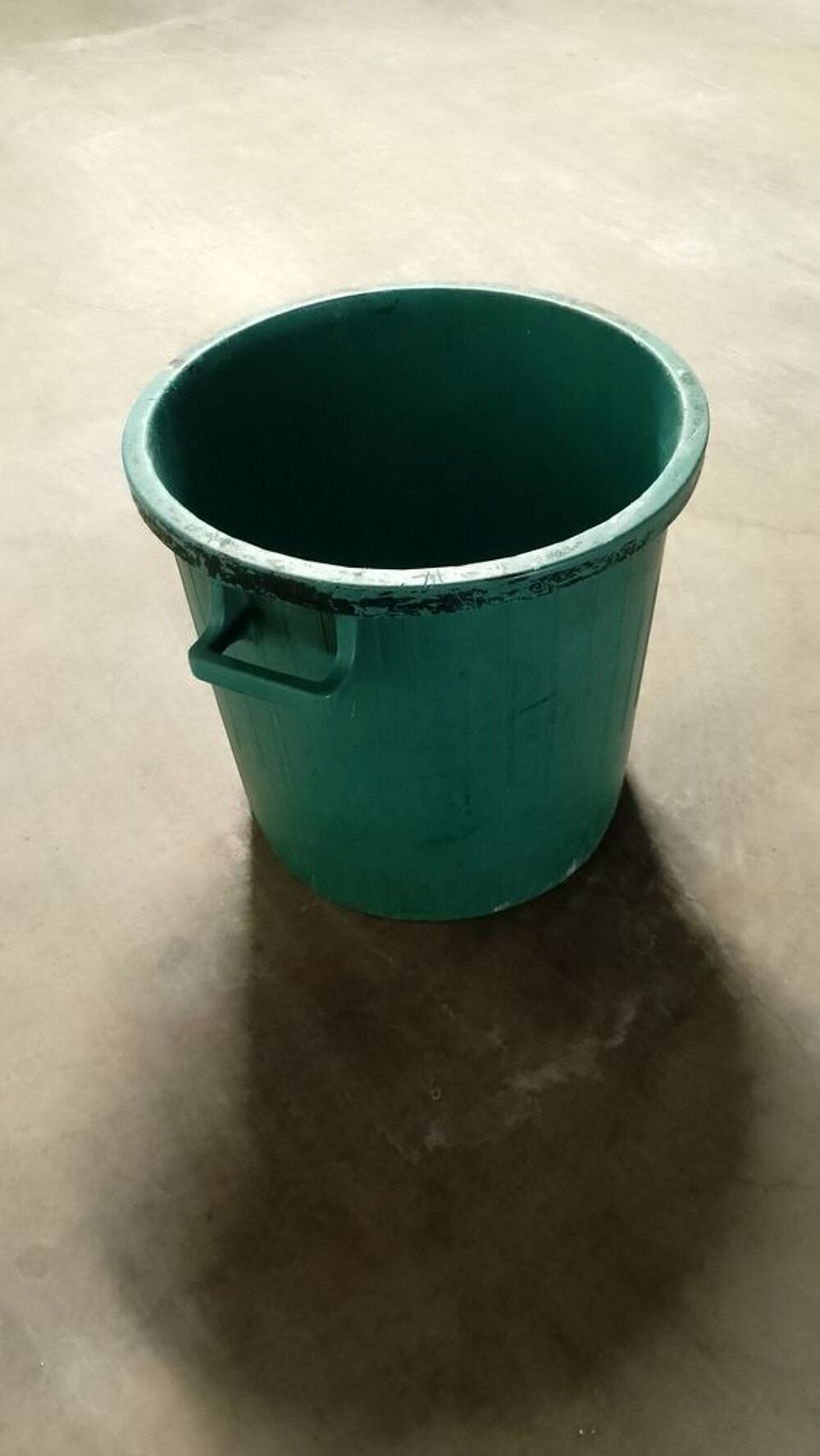 Poubelle 200 litres Meubles