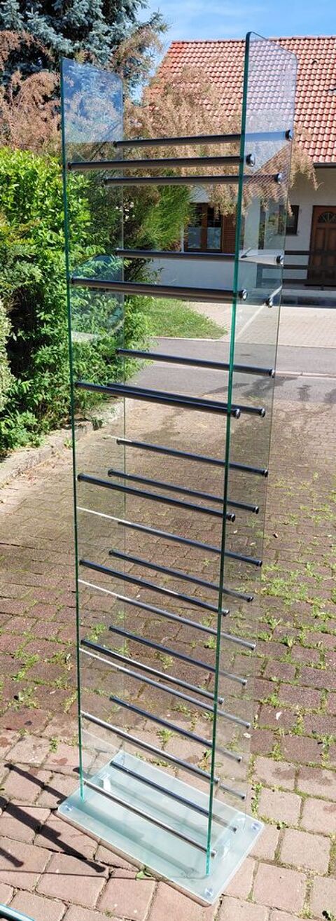 Meuble de Rangement en verre trempé pour CD/DVD/VHS. 
40 Manom (57)