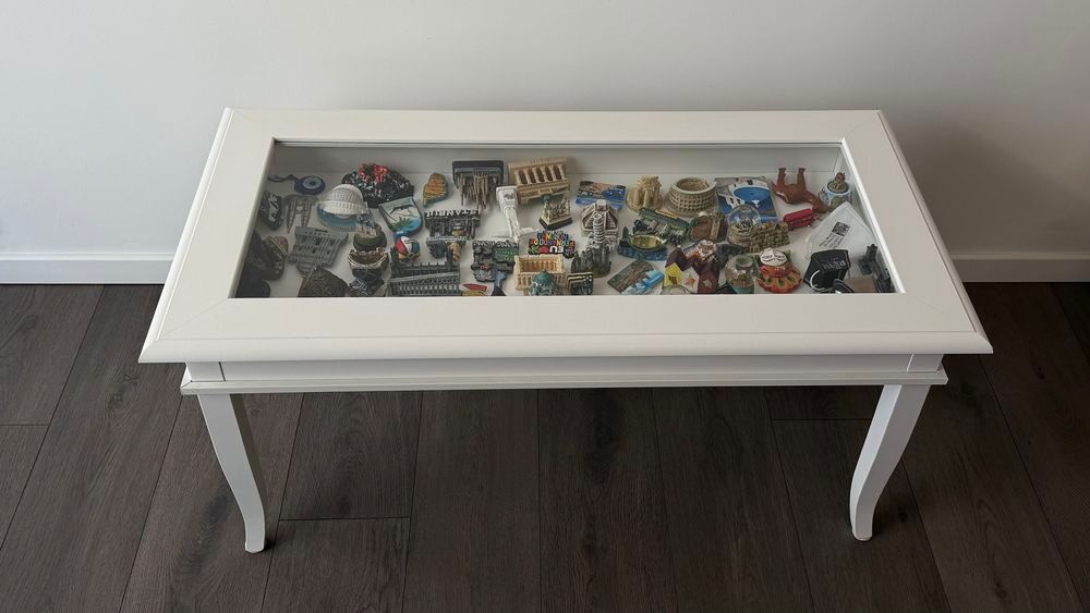 Table basse en bois avec plateau vitr&eacute; Meubles
