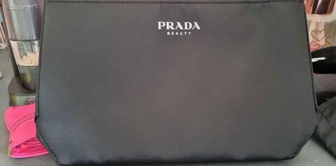 Pochette beauté Prada et sa sacoche de transport 10 Oullins (69)