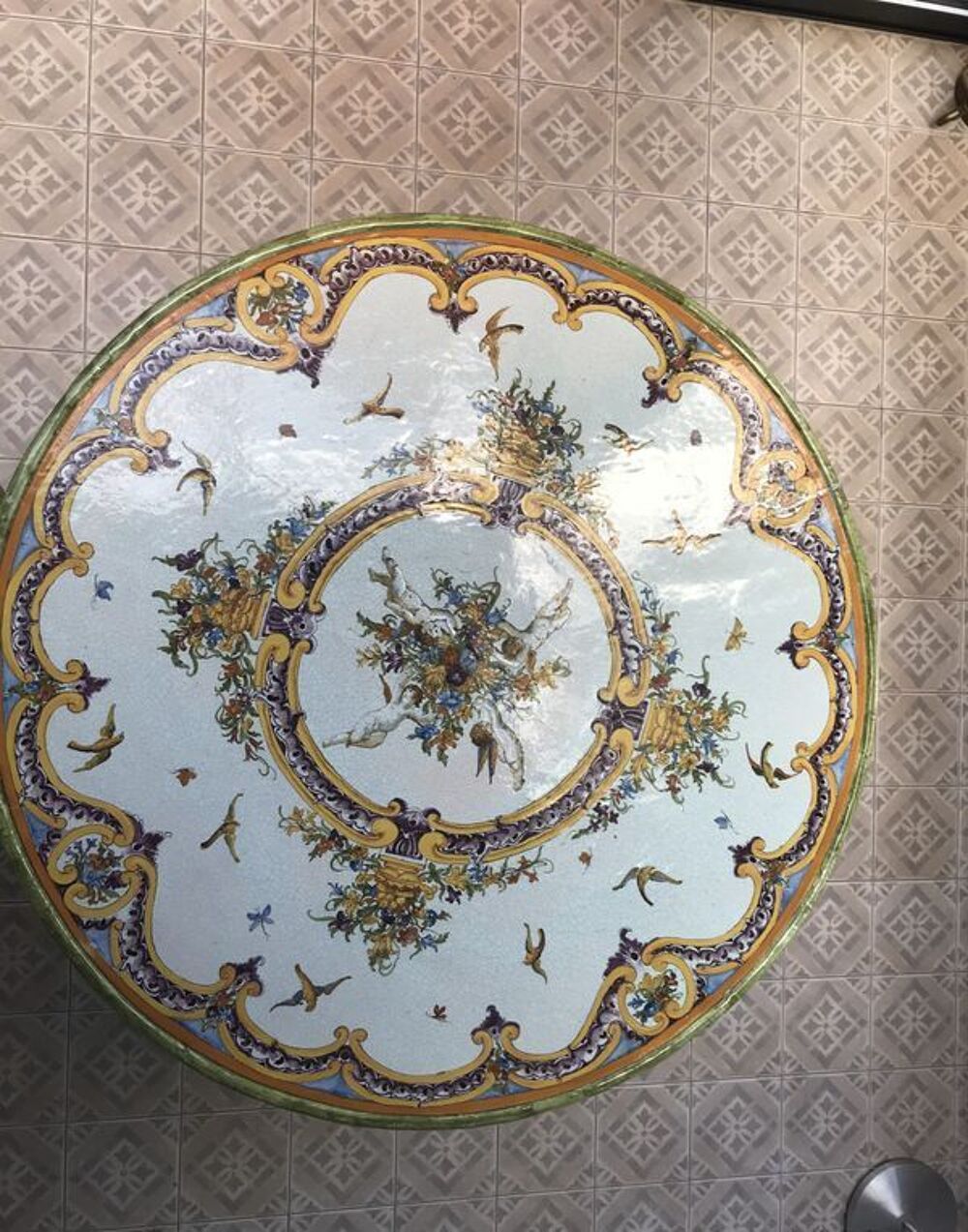 Table en pierre &eacute;maill&eacute;e Meubles