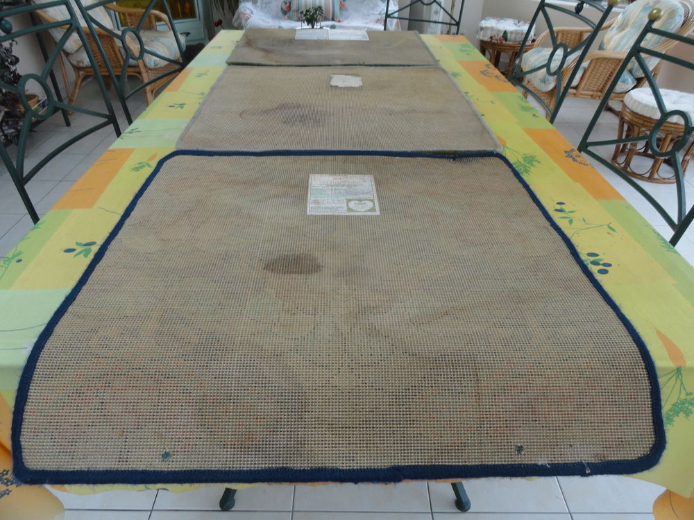 Tapis ( 69 cm X 66 cm ) Décoration
