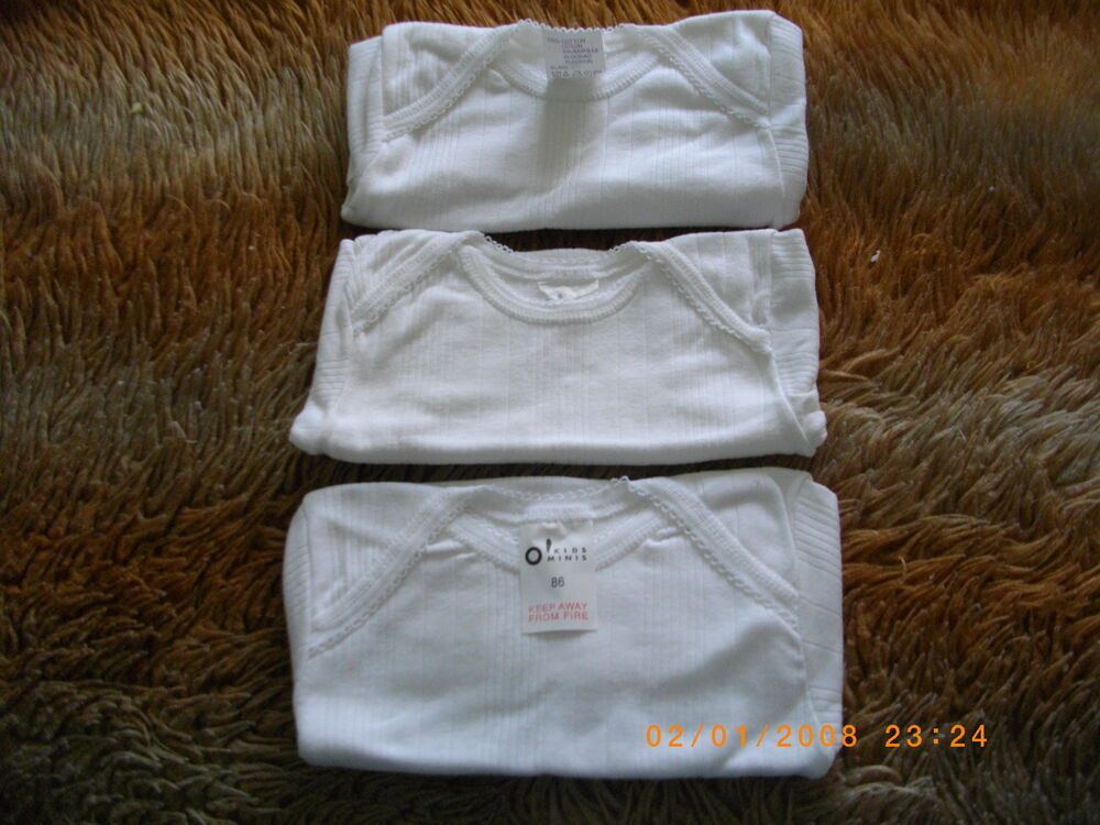 Trois tee-shirts blancs - Taille : 2 ans Puériculture