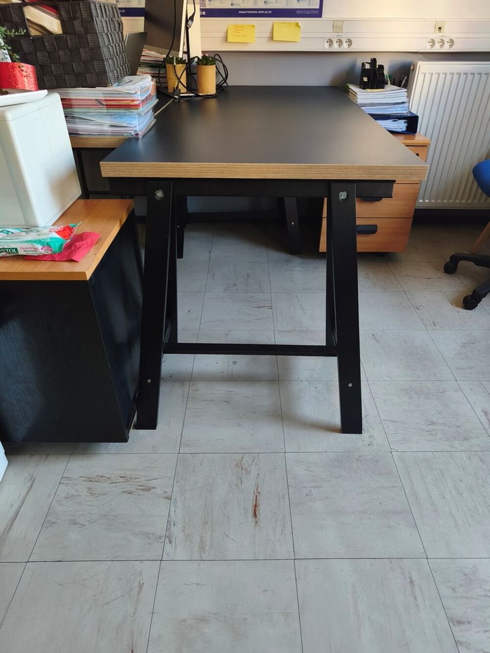 Bureau plateau bois pieds m&eacute;tal noir Meubles