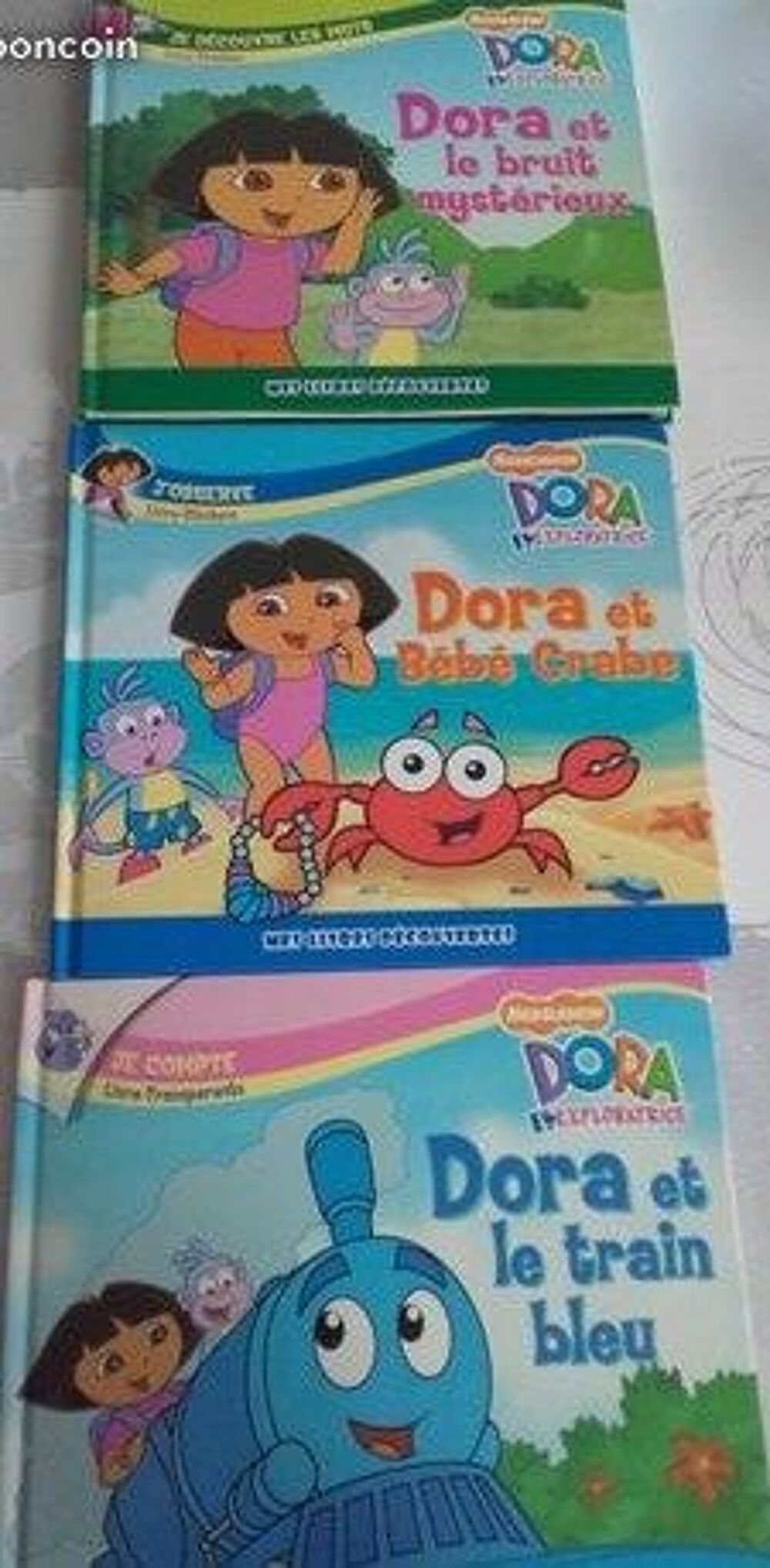 LOT 3 LIVRES DORA..... Livres et BD