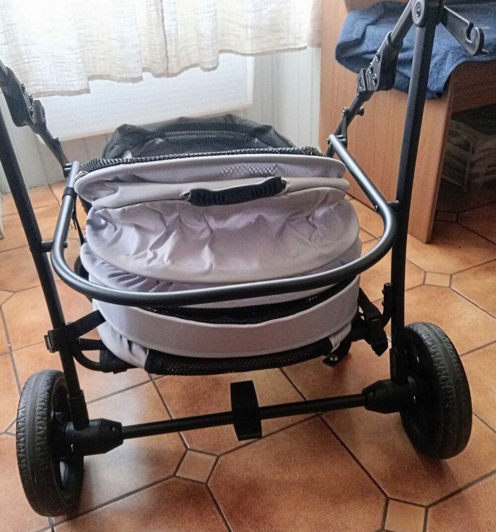 Poussette pour chien, pliable Décoration