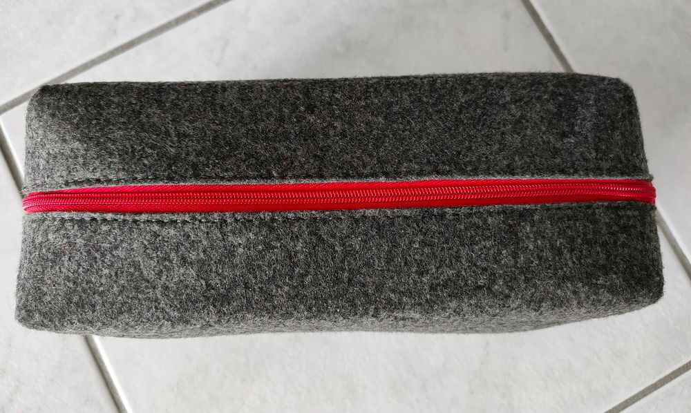 VICHY - Trousse de toilette rectangulaire, gris rouge - Neuf Maroquinerie
