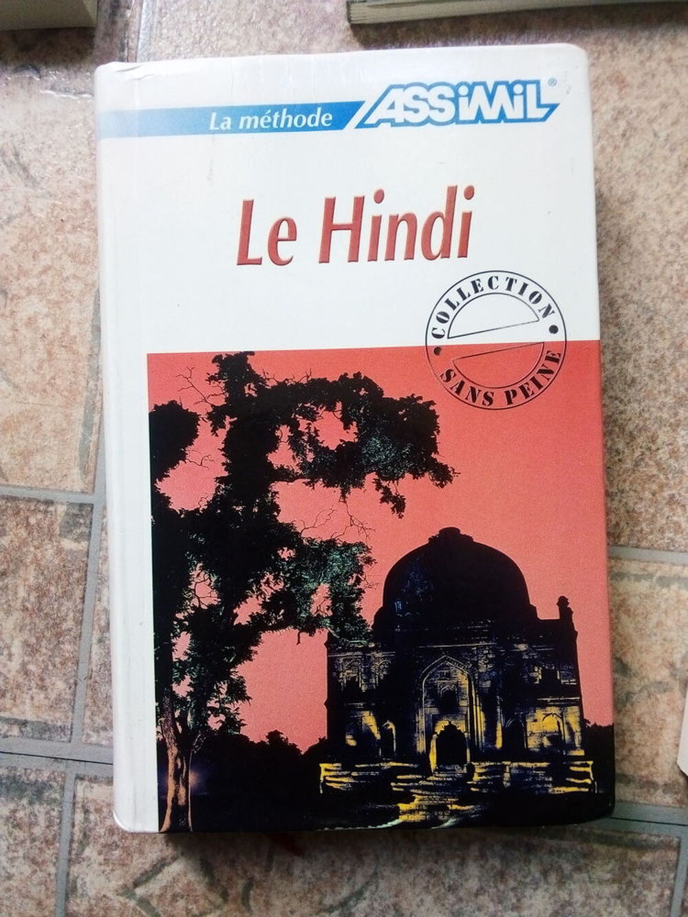 LE HINDI LA METHODE ASSIMIL 12 EUROS
ETAT NEUF Livres et BD