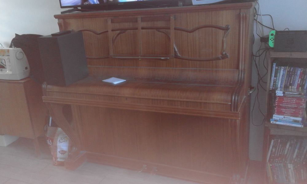  Piano droit Thersen
Instruments de musique