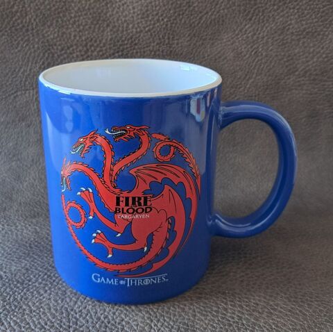 tasse mug en c�ramique 
bleu et rouge 
game of thrones  5 Carnon Plage (34)