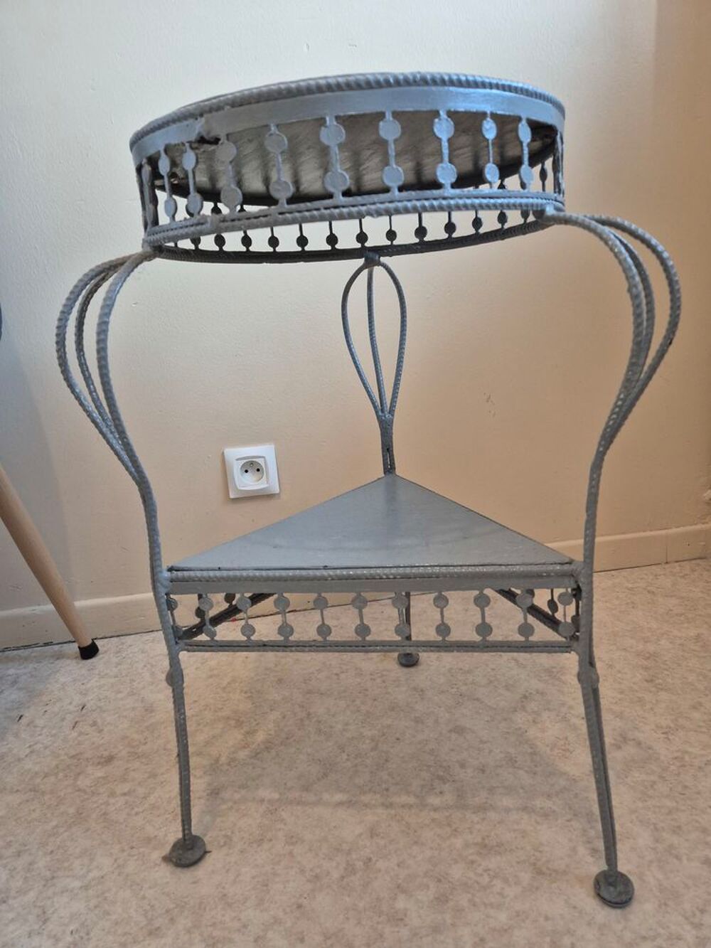 2 Supportes a fleurs en fer forg&eacute; Jardin