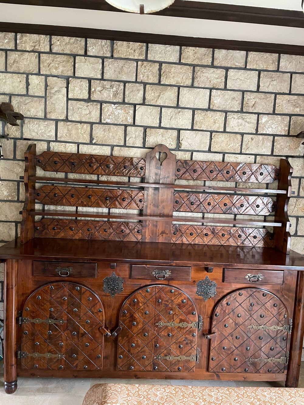 Meubles bois massif en bon &eacute;tat g&eacute;n&eacute;ral Meubles