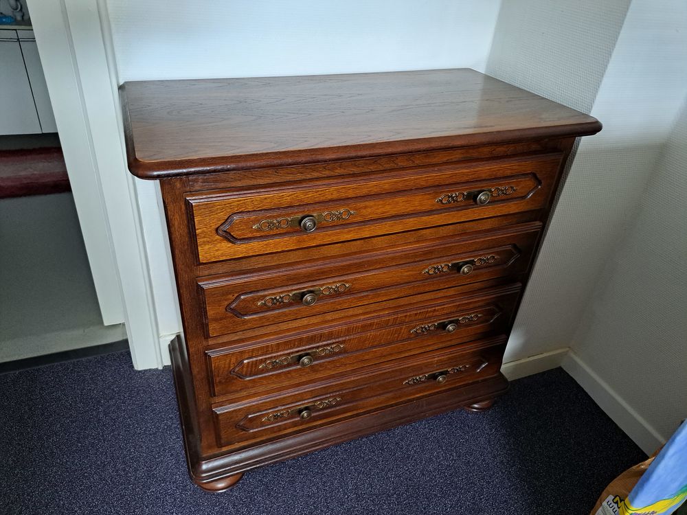 COMMODE EN BOIS MASSIF Meubles
