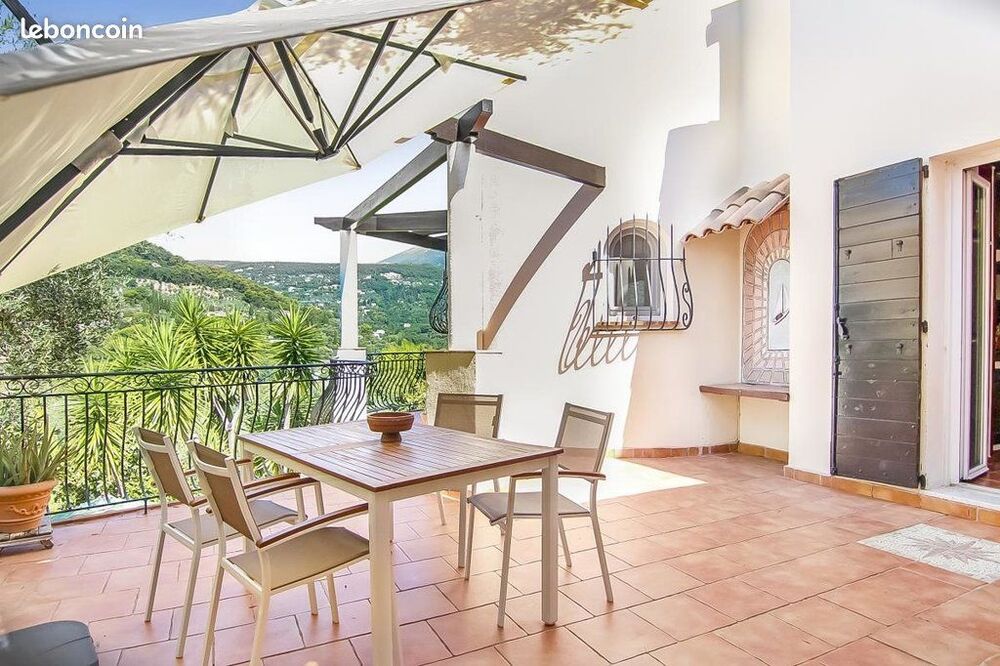 Vente Villa Maison d'architecte sur les hauteurs de GRASSE avec piscine Grasse