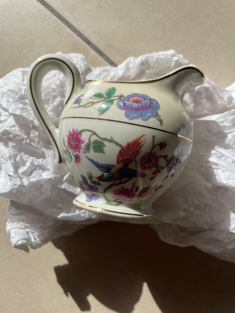 Petit pot &agrave; lait en porcelaine Décoration
