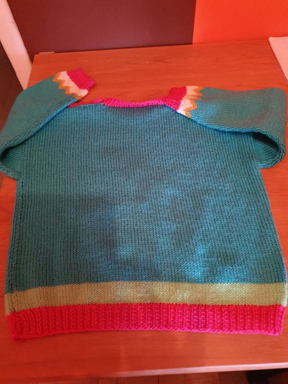 
PULL 3 ANS ELEPHANT TRICOTE MAIN NEUF
Vêtements enfants