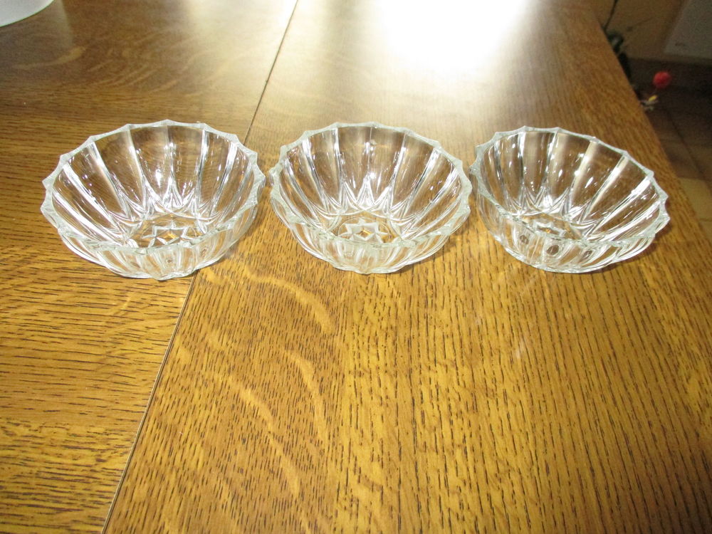 lot de 3 coupelles en verres identiques vintage Décoration