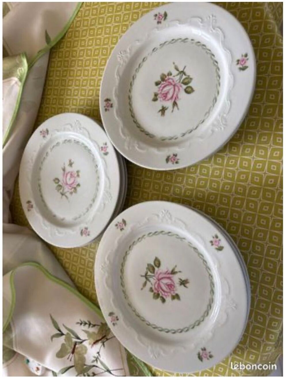 Vaisselle-verres-couverts-marmites-cocotte Tupperware-etc Cuisine
