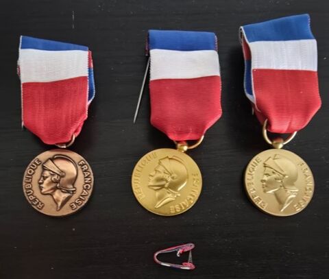 M�dailles du travail Minist�re de la d�fense (20 � le lot de 20 Metz (57)