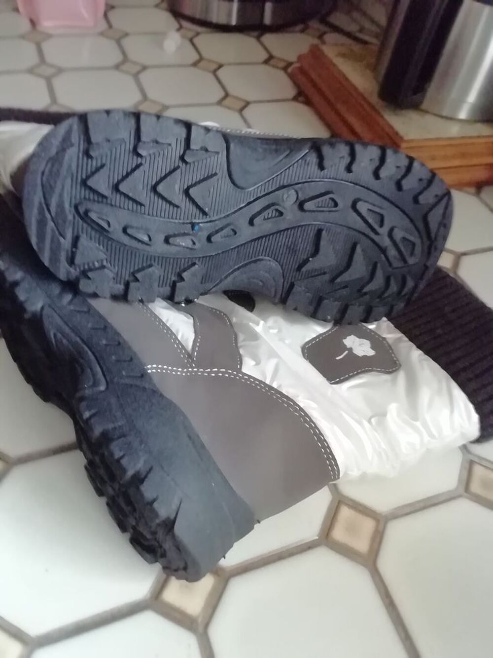 Chaussures CANADIENNE de marche neuves 38 femme Chaussures