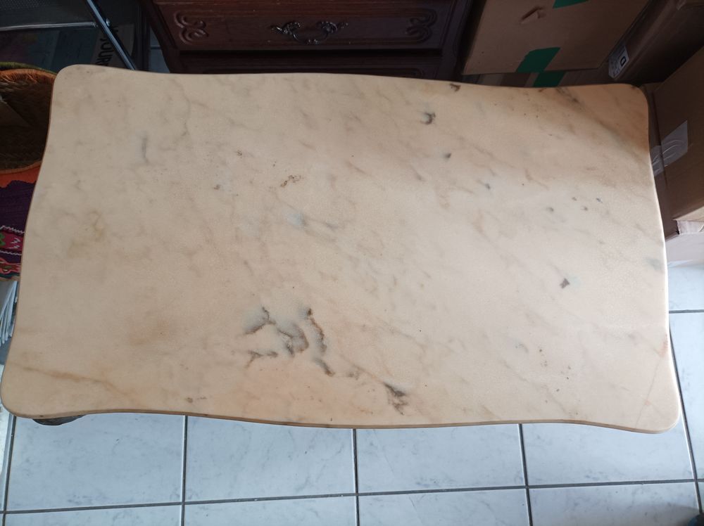 table basse en marbre et ferronerie Meubles