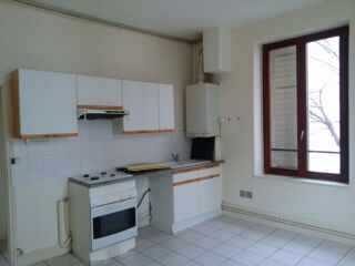  Appartement à louer 4 pièces 93 m²