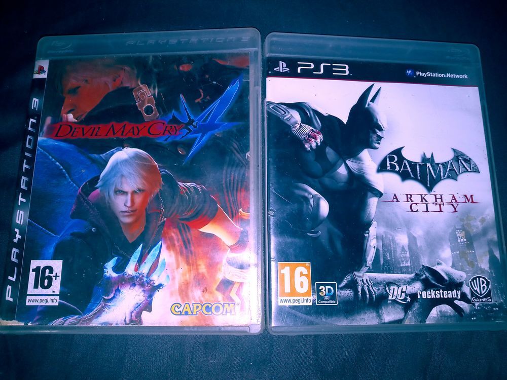 Bonjour je vends2 jeux PS3 Devil Mat Cru/ Batman Arkham city Consoles et jeux vidos