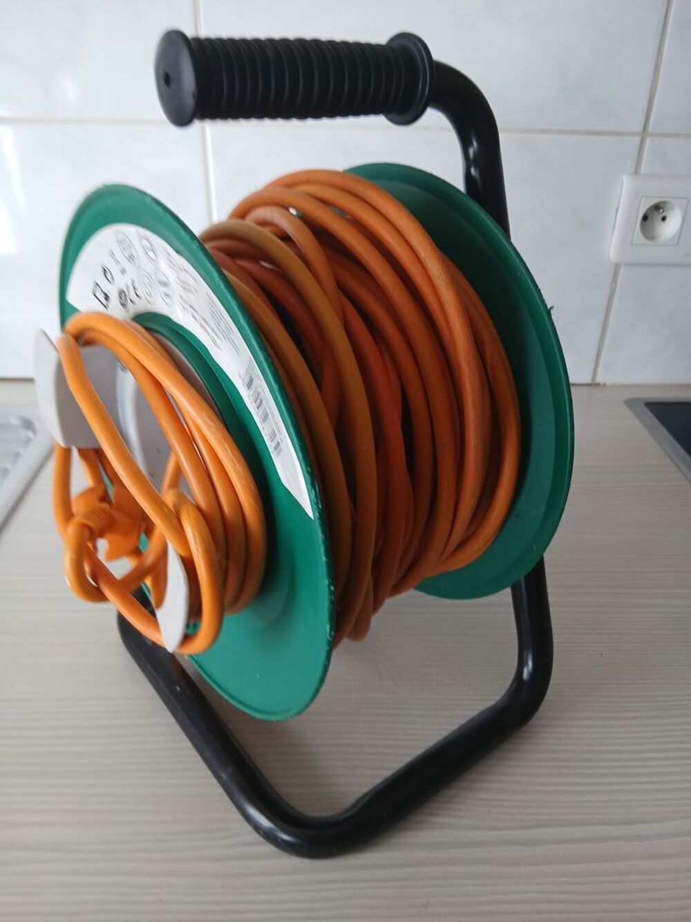 Tondeuse &eacute;lectrique avec c&acirc;ble enrouleur Bricolage