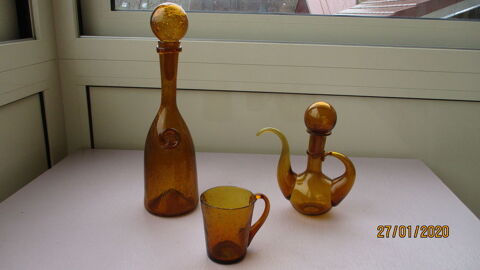 Bouteille +verre +carafe en verre ambr�, souffl�, bull�... 49 Le Vernois (39)