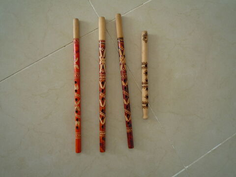 4 fl�tes russes sculpt�es tr�s bon �tat 40 Agde (34)