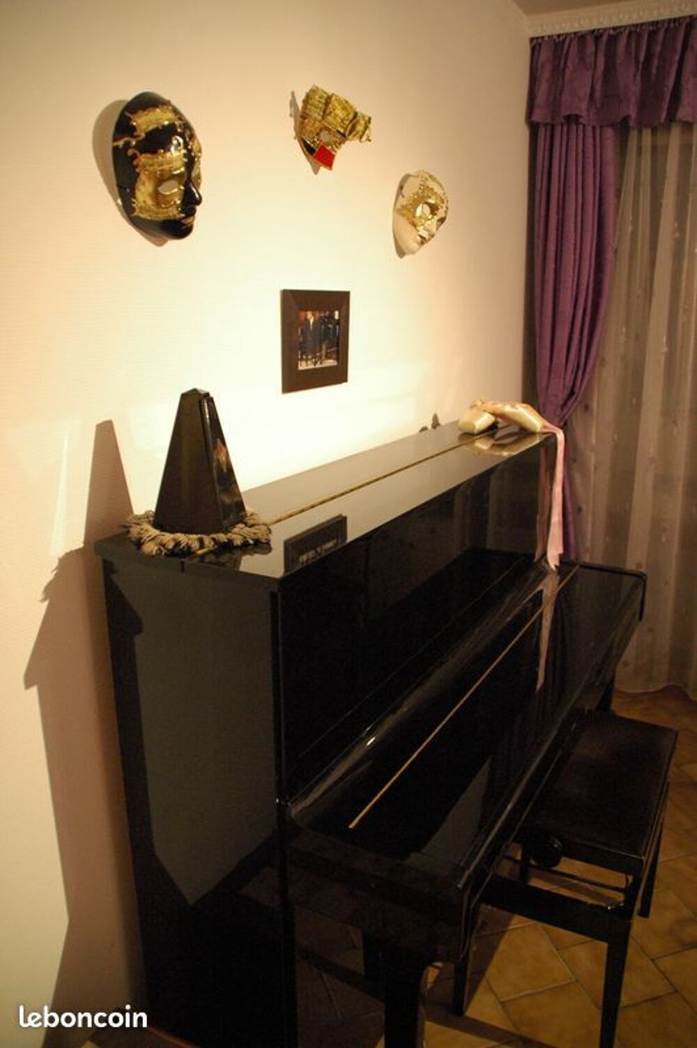 Superbe piano Yamaha SU-118C num&eacute;ris&eacute; - mode silencieux, mid Instruments de musique